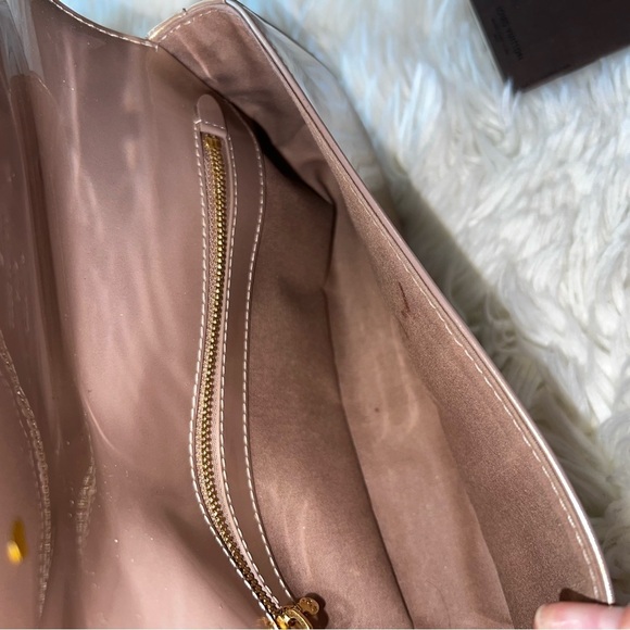 Louis Vuitton Patent Sobe Clutch Gold - Picture 9 of 14